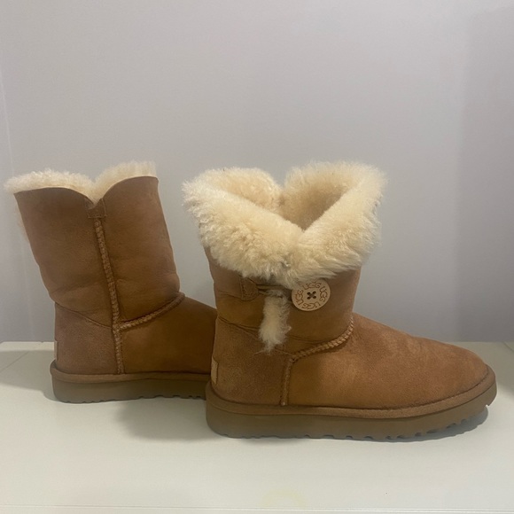 Women’s UGG Bailey Button Boot - Picture 2 of 11
